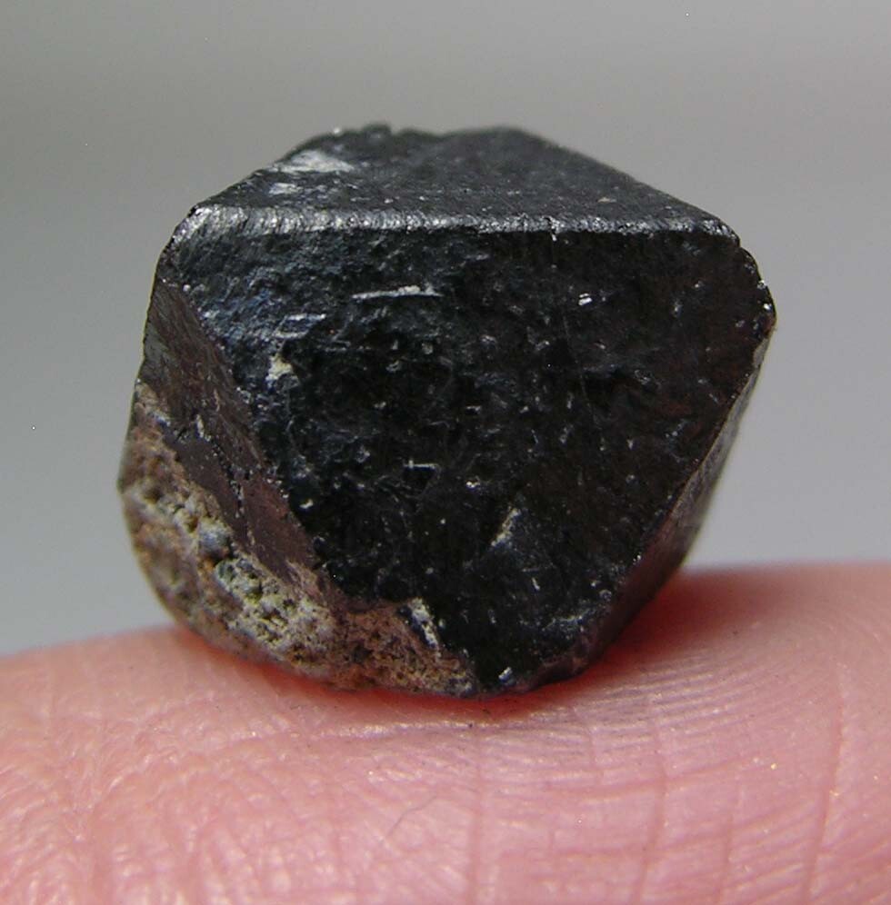 #4 Pakistan 10.35ct Natural Octahedron Magnetite Crystal Specimen 2.05g 12mm