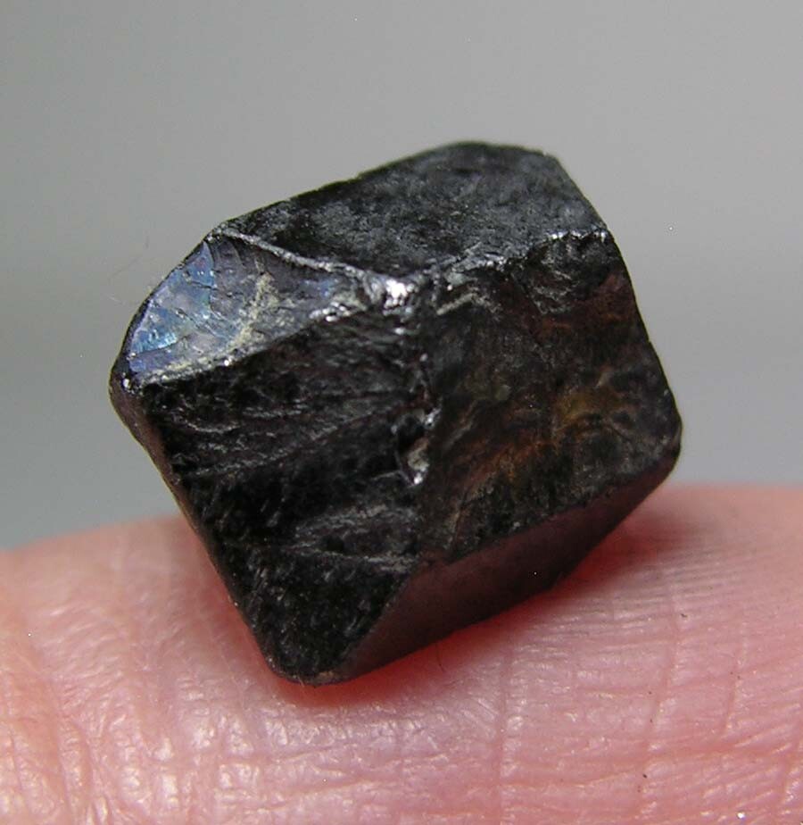 #7 Pakistan 9.25ct 100% Natural Octahedron Magnetite Crystal Specimen 1.80g 10mm