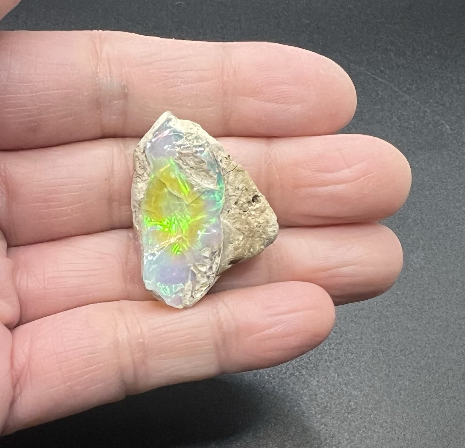 Ethiopian Welo Genuine Opal 6g Almost 1 1/2in AWESOME FLASHES
