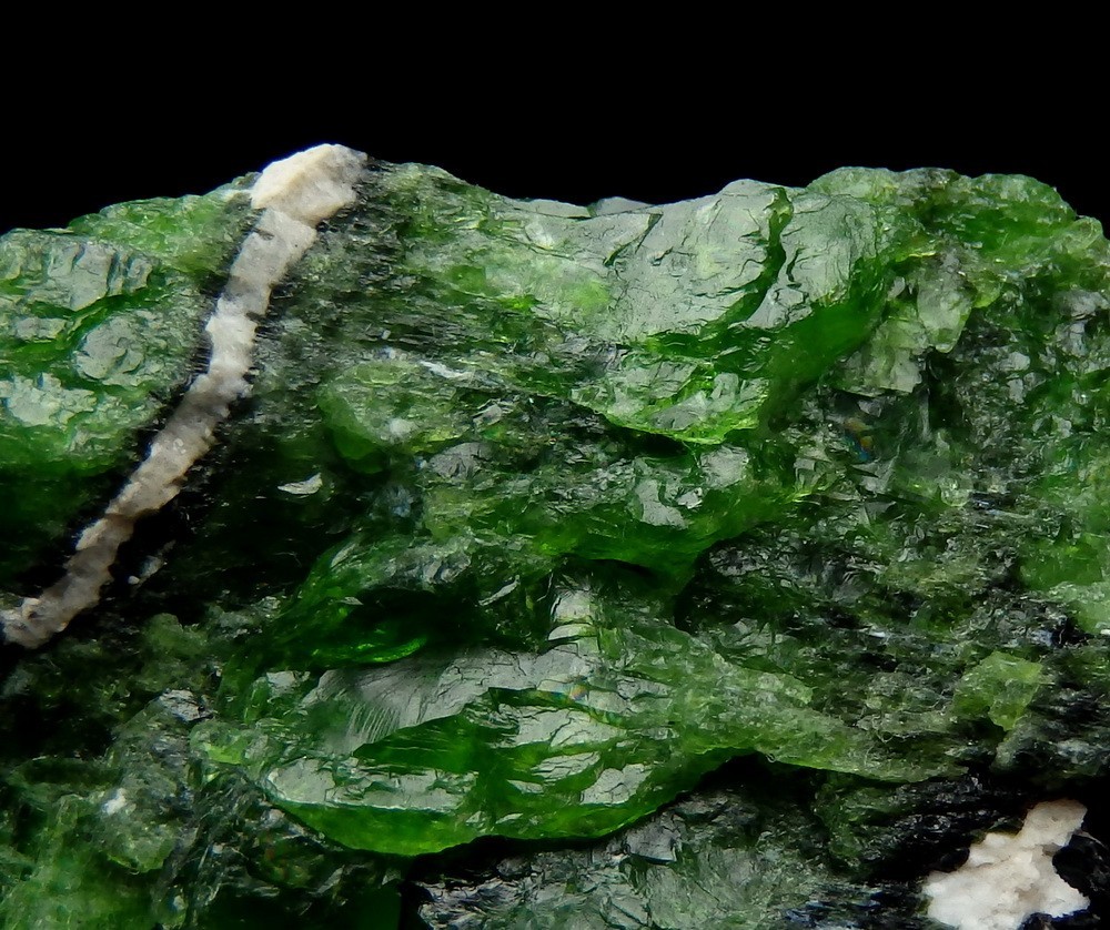CHROMIAN DIOPSIDE & MAGNESIO-ARFVEDSONITE — RUSSIA – Siberia – Inagli /pm688