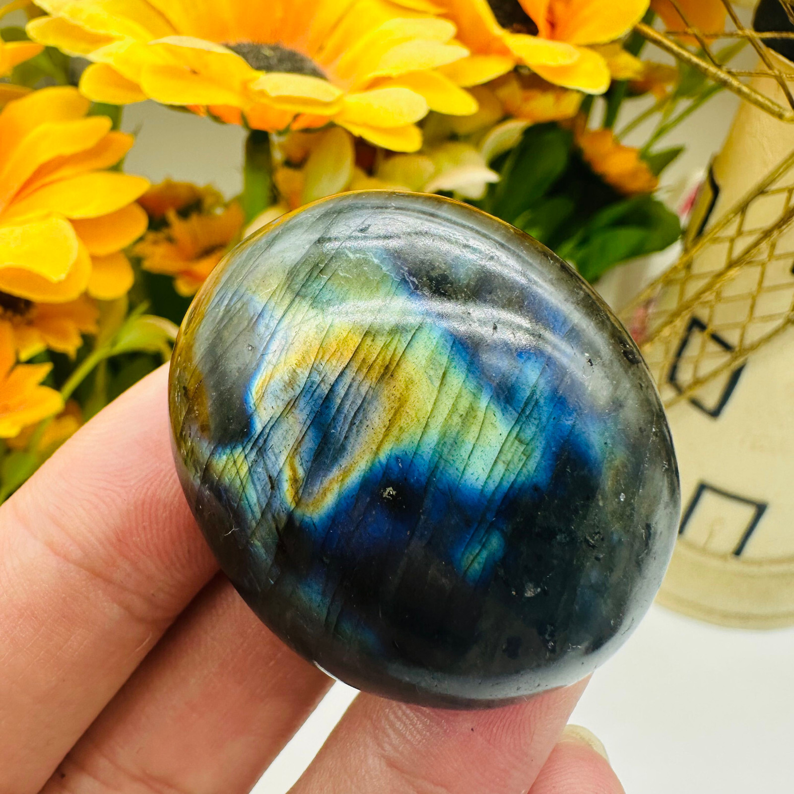 Natural Labradorite Quartz Crystal Polished Palm Stone Ore Specimen Healing 1PC
