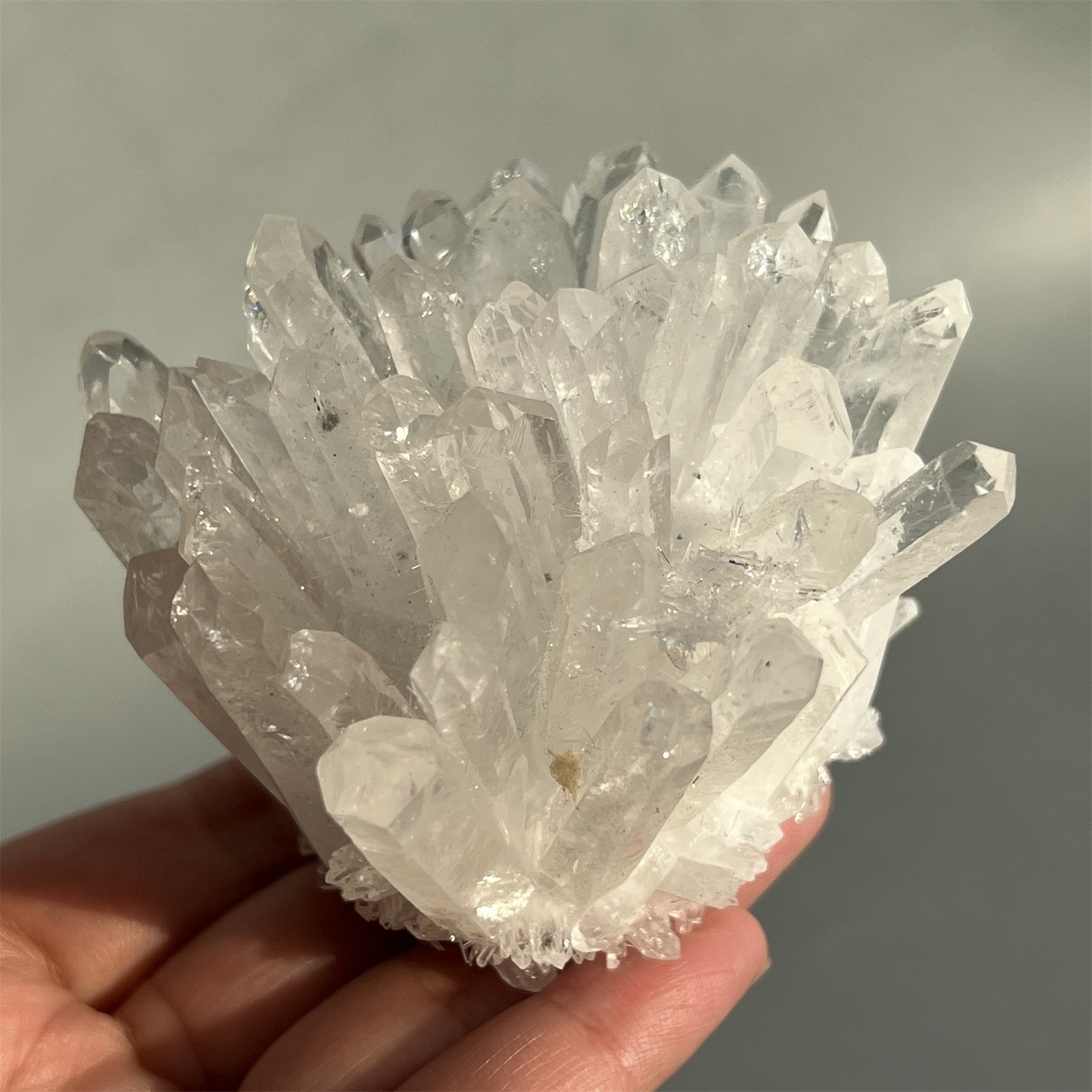 Top Fine Clear quartz cluster crystal fine cluster specimen Random 200g+ 1pc