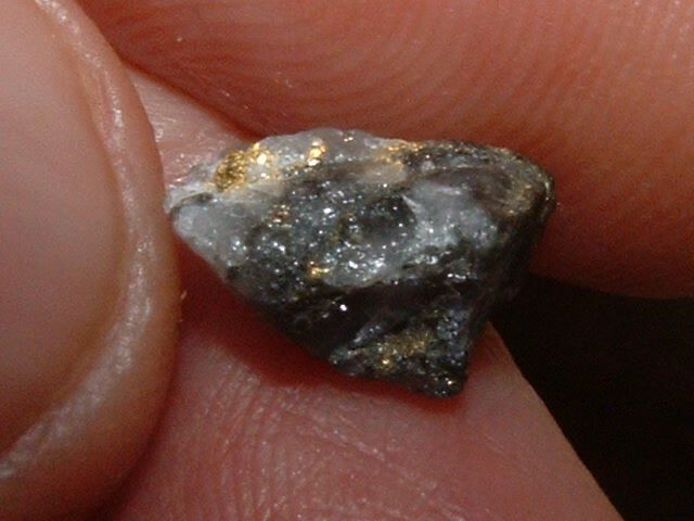 BLACK QUARTZ AND GOLD SPECIMEN .74 GRAM CALIFORNIA