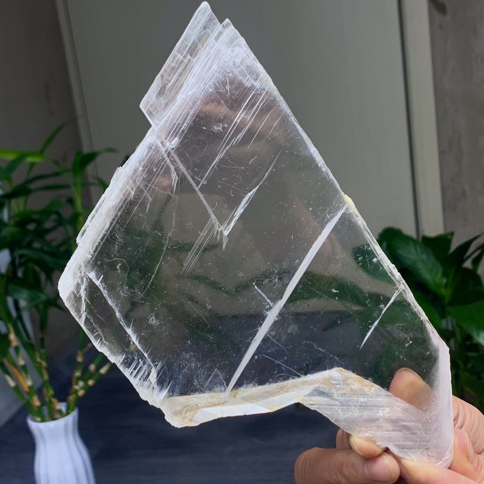 494G Natural selenite gypsum quartz crystal slab mineral specimen healin