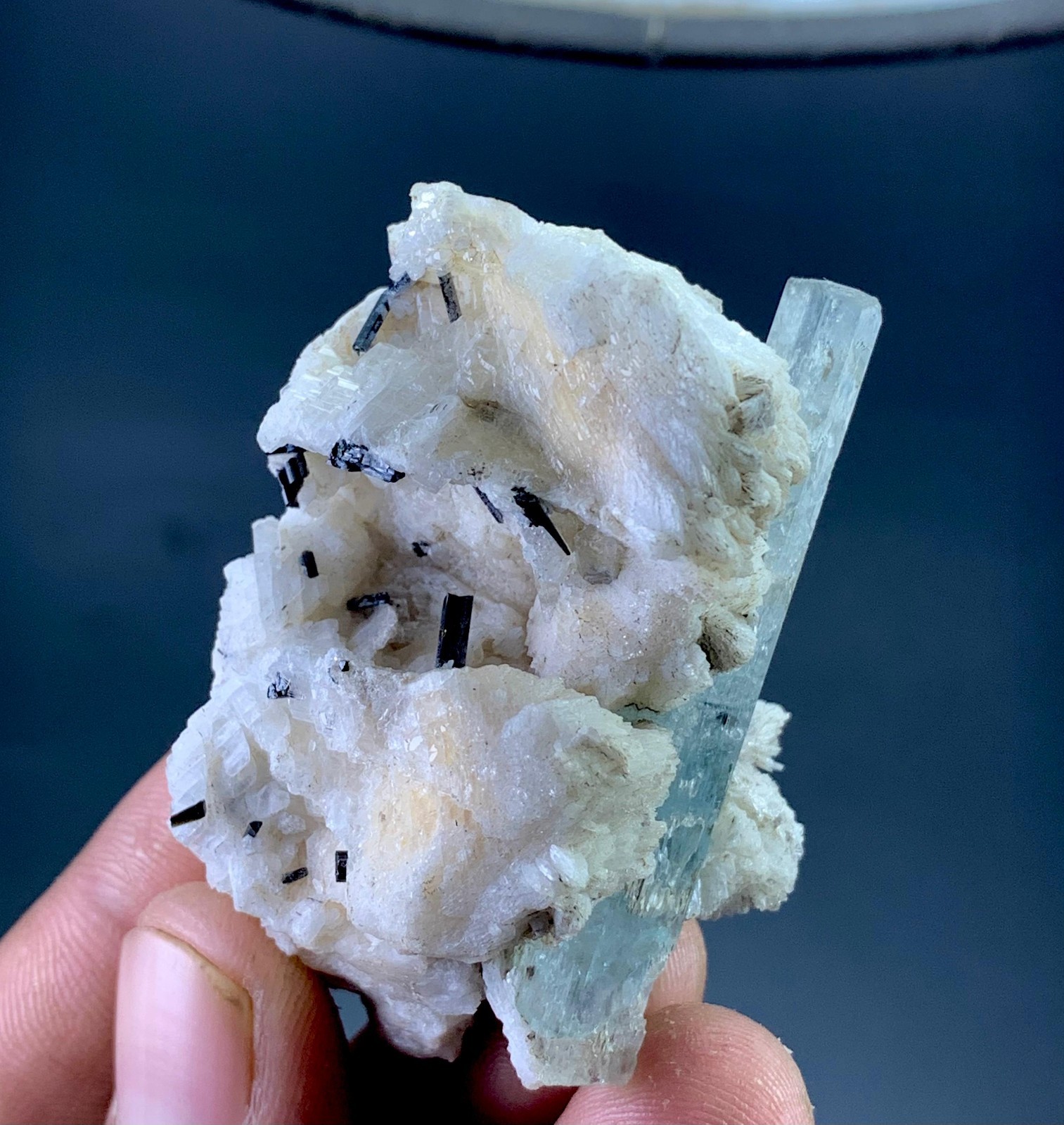 267Carat Top Quality Aquamarine Crystal Specimen From Skardu Pakistan.Rare Color