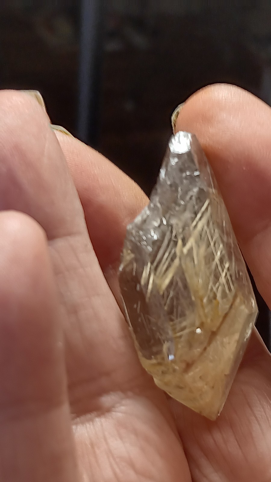 GREAT CRYSTAL WITH NICE POINTS PLUS STRIATIONS MEASURES APPROXIMATELY 1 5/8″