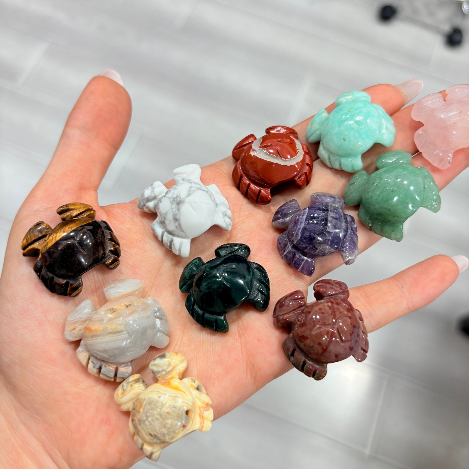 5pc Natural mix Quartz hand Carved Mini crab crystal Reiki random delivery