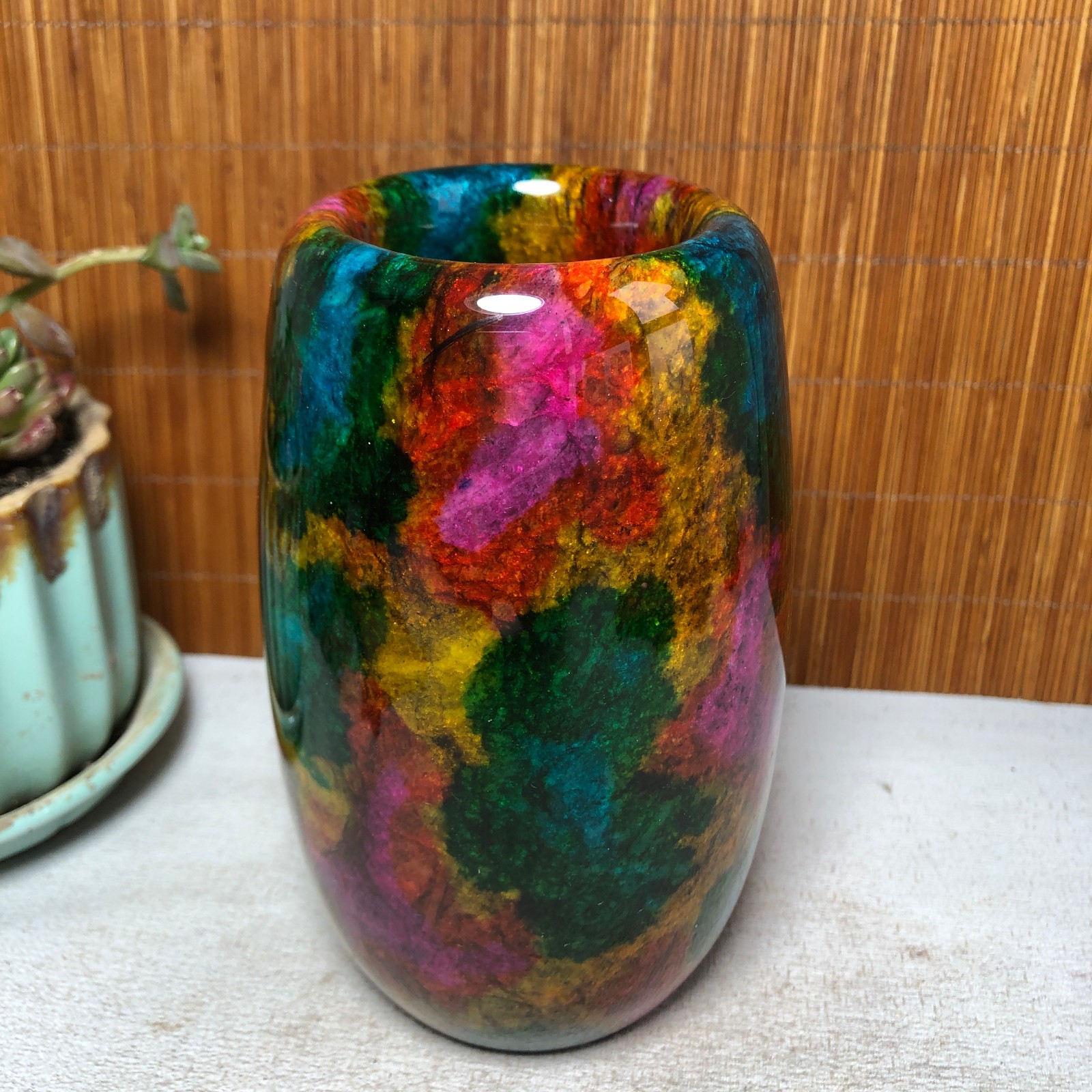 Natural “Seven Colors Jade” vase specimen -Taiwan China 1095g 130-78-78mm A4901