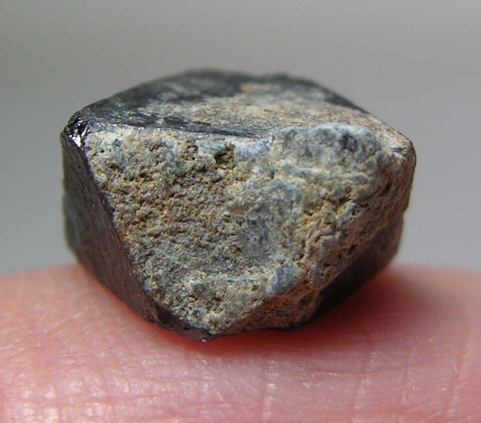 #4 Pakistan 10.35ct Natural Octahedron Magnetite Crystal Specimen 2.05g 12mm