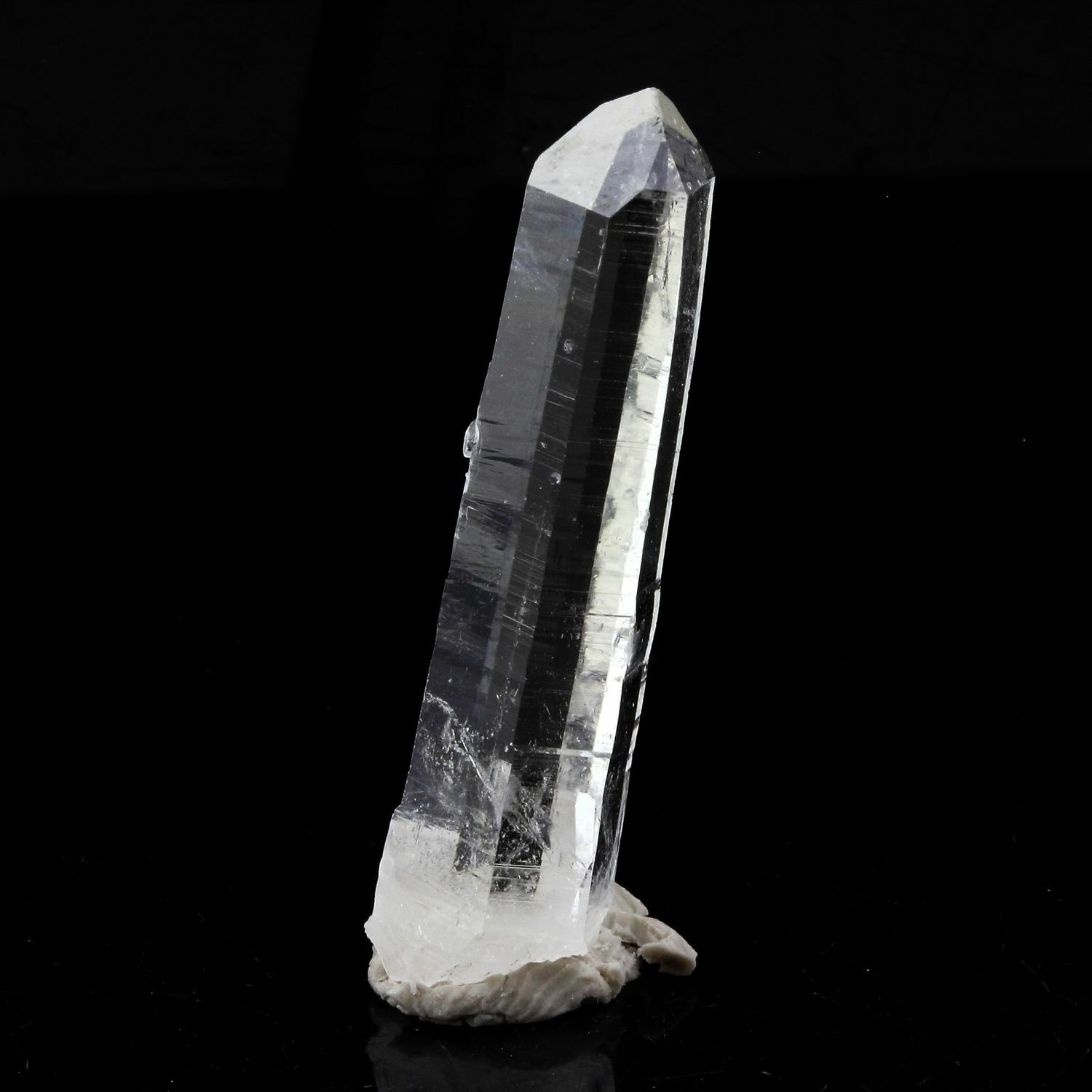 Quartz Mineral. 16.00 Carats La Gardette Mine, Isère, France