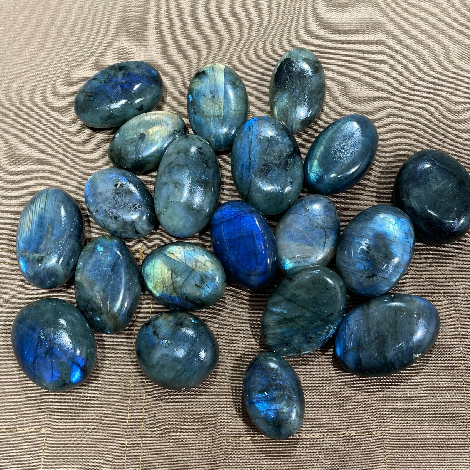 Wholesale 1kg Lot Natural Labradorite Palm Stones Crystal Energy
