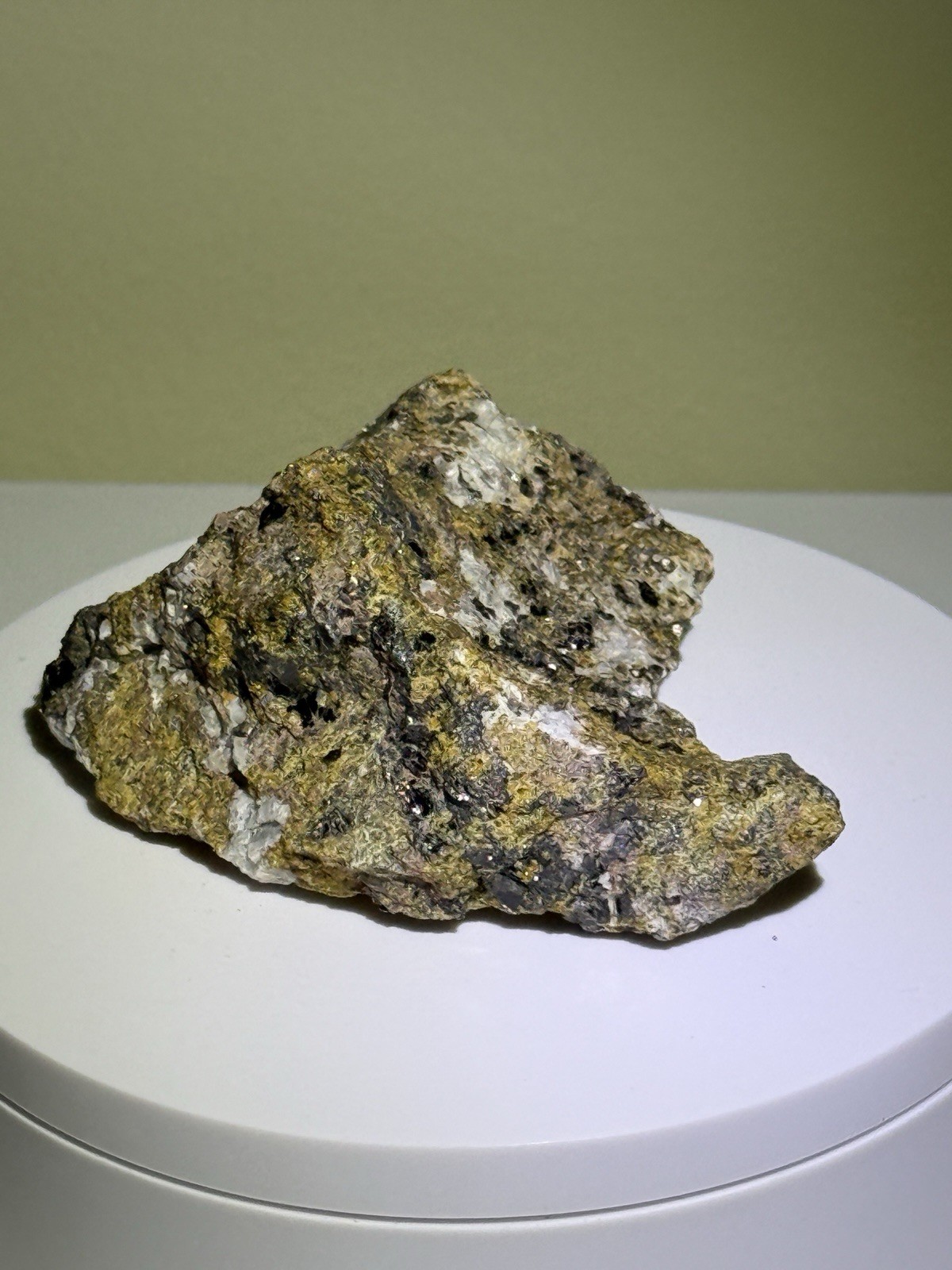 ELECTRIC Calcite, Willemite, & Franklinite Fluorescent Mineral Specimen – NJ