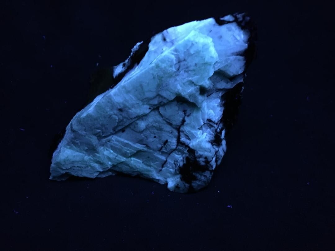 KB: GREAT!! BRIGHT!!! SW FL. BLUE/WHITE PB-RICH ORTHOCLASE FROM NSW, AUSTRALIA