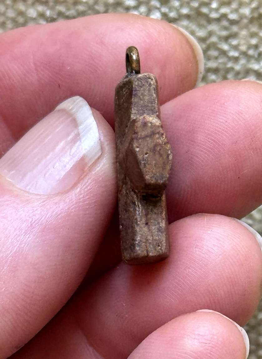 VTG~STAUROLITE STONE CROSS W/RING TOP~READY TO WEAR~7/8 H X5/8 W X 3/16D~LOVELY!