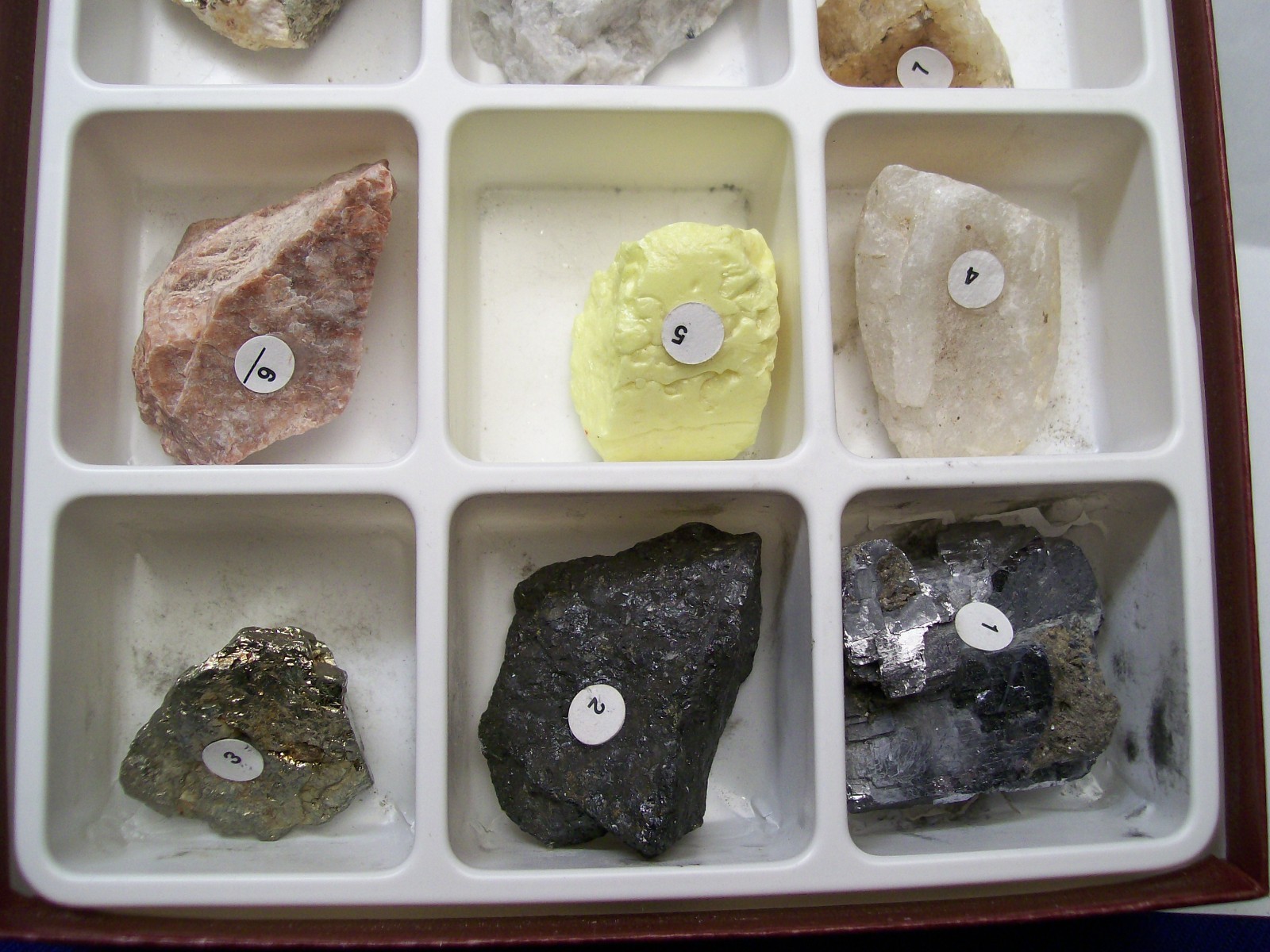 Carolina Biological Supply Company No. GEO 2880 Complete 15 Mineral Sample Kit