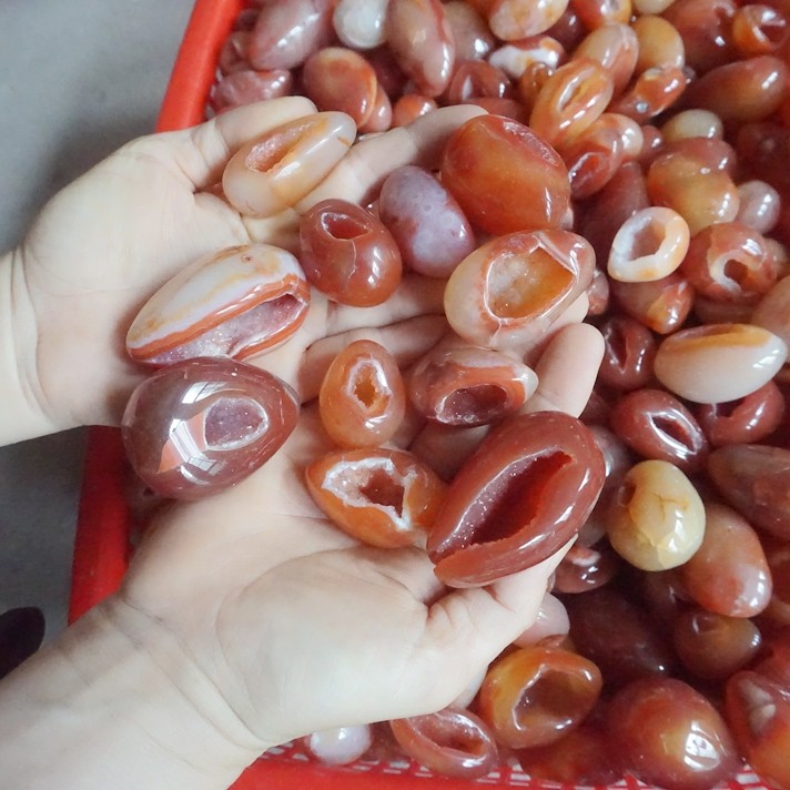 2.2LB 32 Natural Red Carnelian Agate Crystal Geode Egg Carved Palm Stone Healing