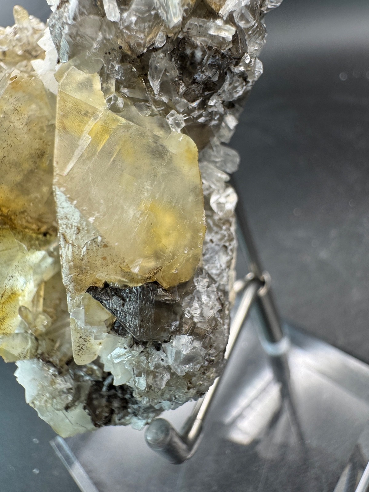 6557 Auralight Calcite on White Quartz BRIGHT UV Fu Jian 100g