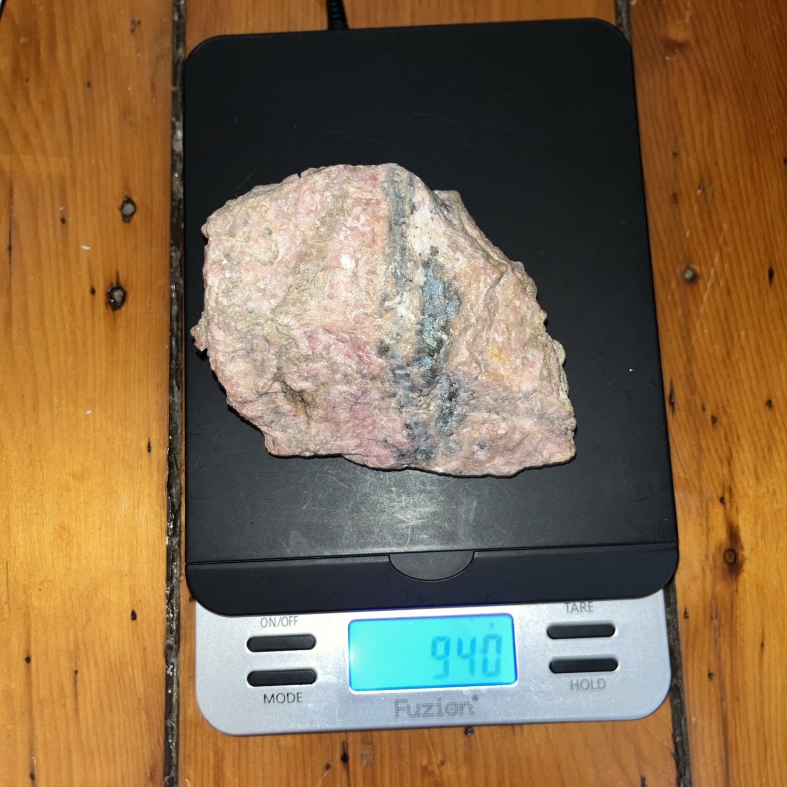 Rhodonite w/Franklinite 940g Franklin NJ 120x90x85mm Rose Pink Gemstone Specimen