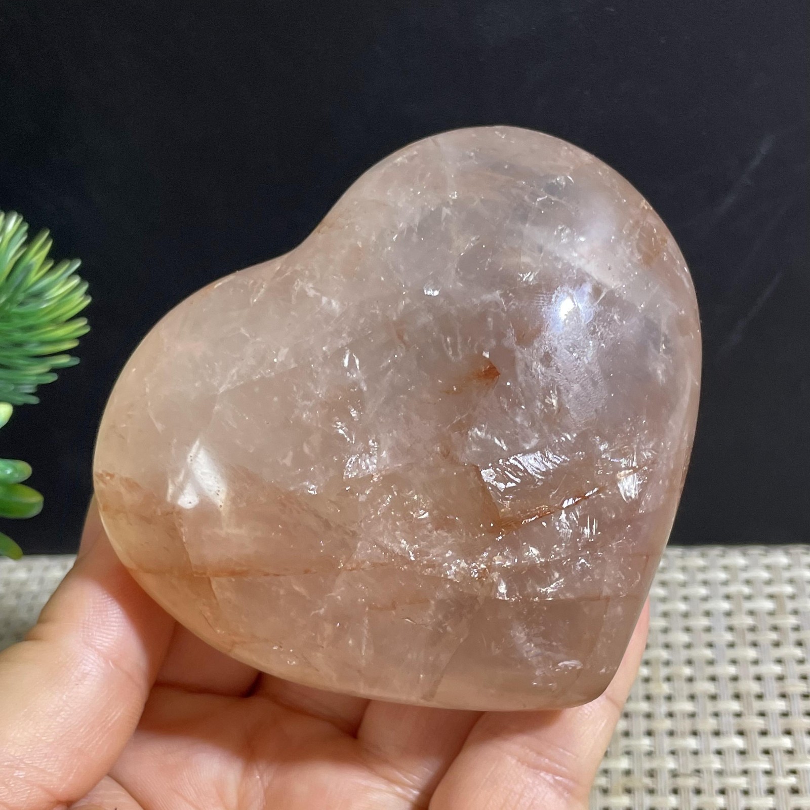 178g Natural red gum flower crystal hand polished quartz heart