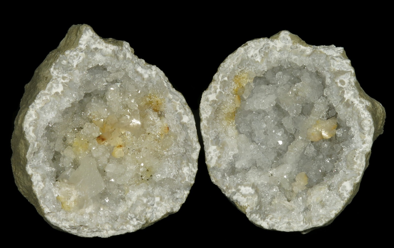 Quartz, Calcite & Pearl like Dolomite Crystals 2-3/8″ Keokuk Geode !!!