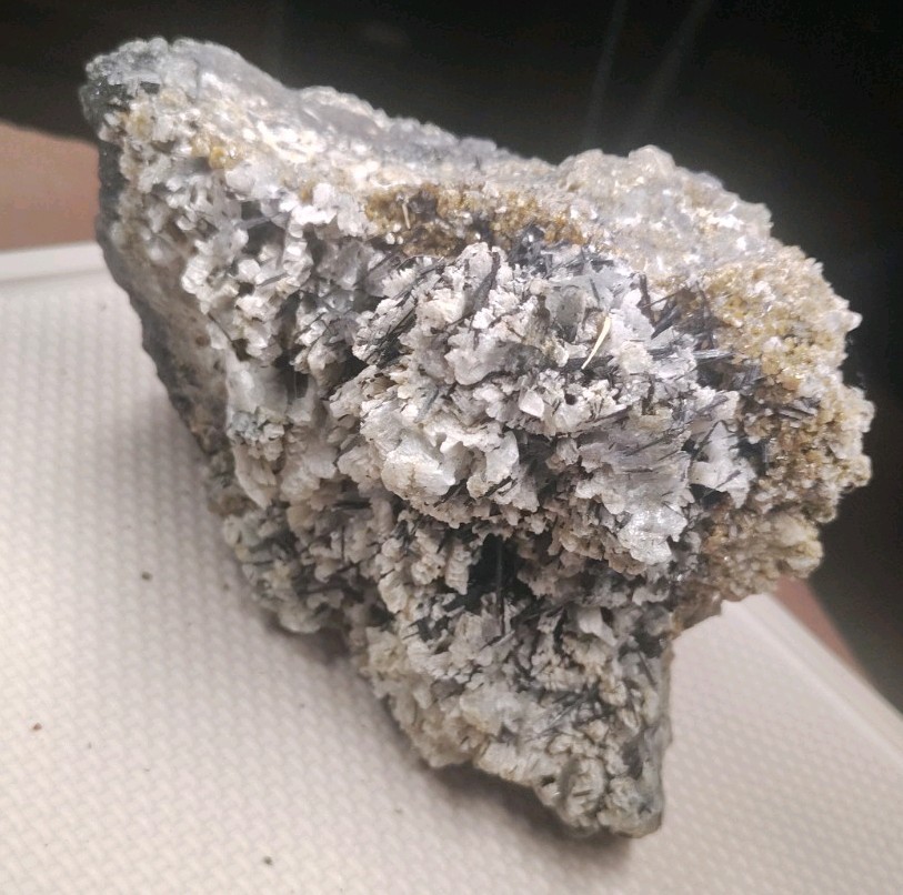 7″ Large Cabinet TITANITE SPHENE & HESSONITE GARNET Pak
