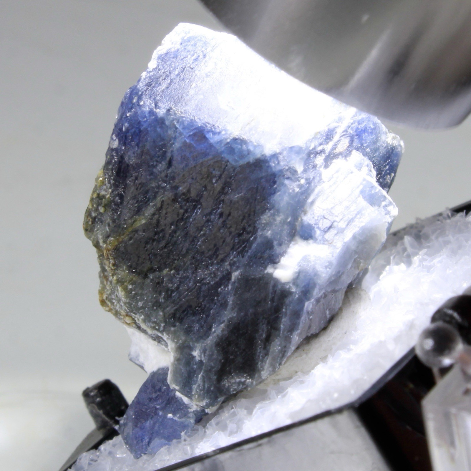 Chunky BLUE SAPPHIRE Crystal – Blue Jay Claim, British Colombia, Canada