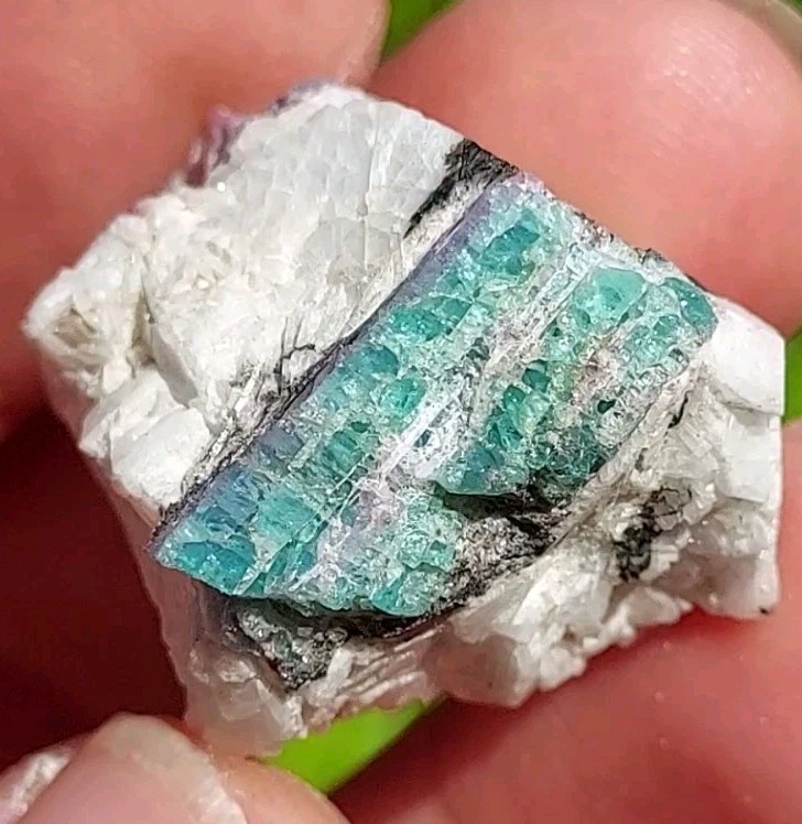GEM PARAIBA CUPRIAN BLUE PINK TOURMALINE COPPER BEARING BATALHA MINE BRAZIL