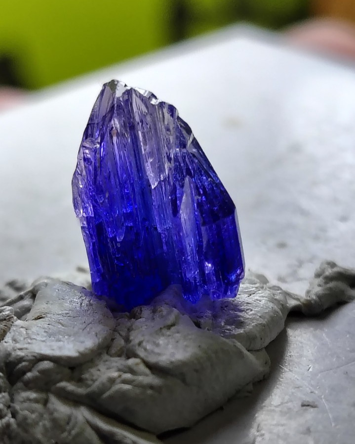 TANZANITE MULTICOLOR BLUE LIGHT PINK UNHEATED CRYSTAL CLUSTER 8 CT MONSTER