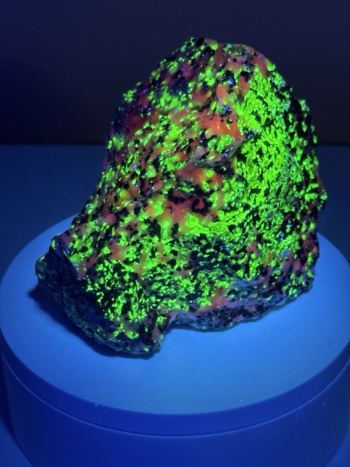 GLEAMING Calcite, Willemite, & Franklinite Fluorescent Mineral Specimen – NJ
