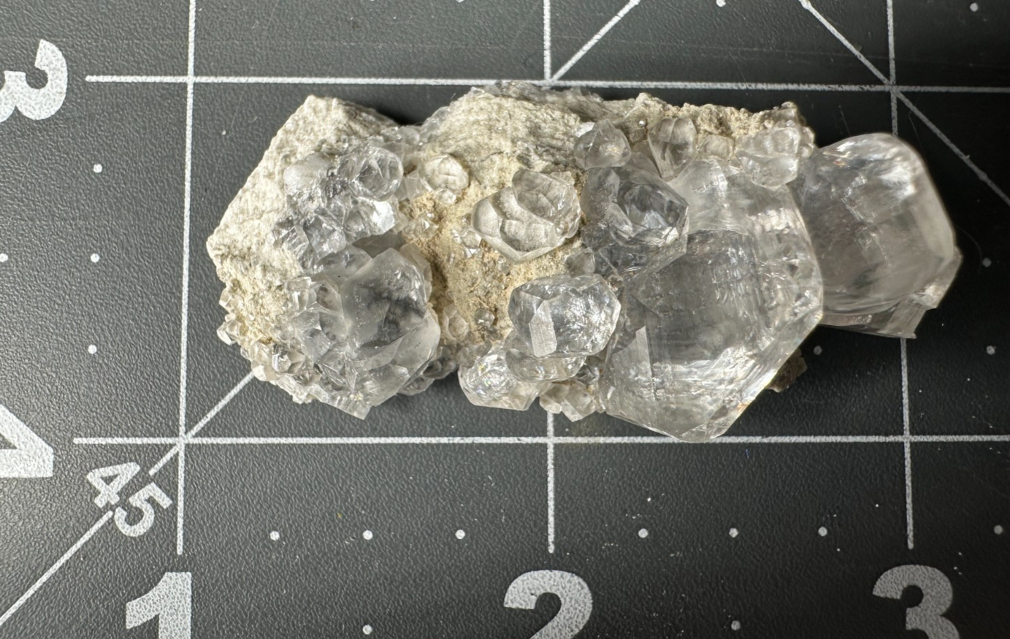 ➤ 1-3/4″ CALCITE CRYSTAL Specimen – Gray Quarry in Hamilton Illinois VIDEO➤1111