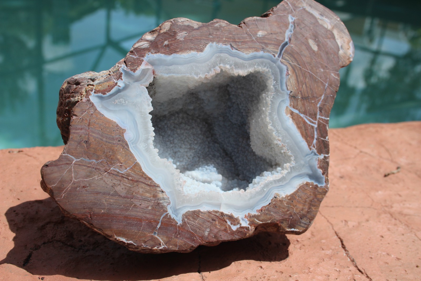 7″ Polished Agate Quartz Geode Half 1160g Crystal Cavity Druzy Display Specimen