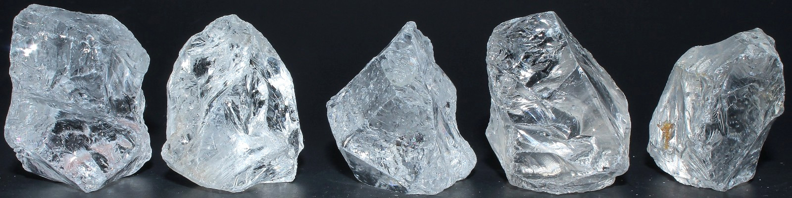 5 Pieces of XL Rough Brazilian Quartz / 16.20 oz (459.26gr) / 3827