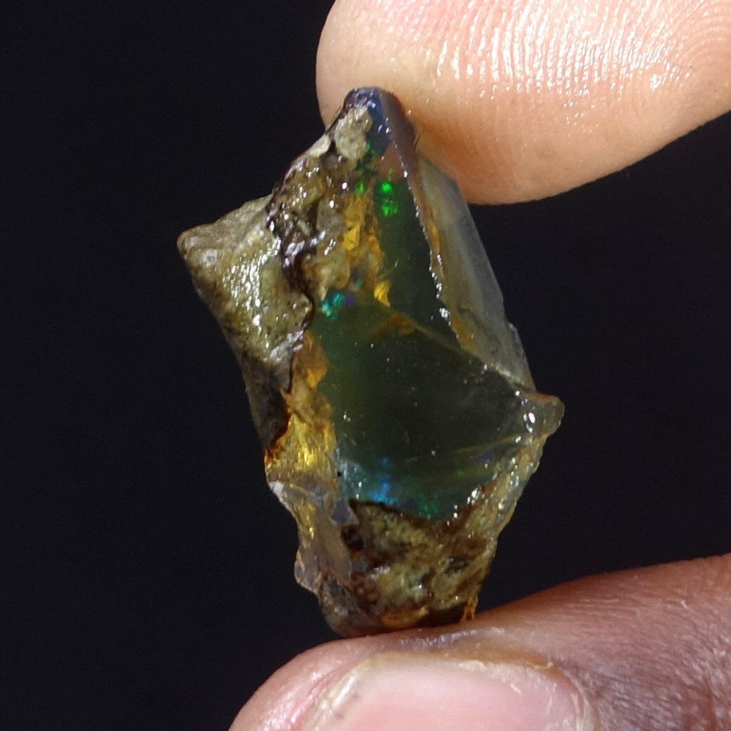 16.00 Cts Black Opal 100% Natural Welo Fire Ethiopian Oil Opal Rough Gemstone