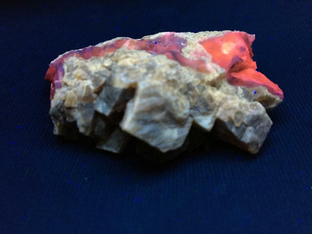 KB: BRIGHT! FL YELLOW/WHITE & RED CALCITE XLS. SW & PHOS., STRONTIAN, SCOTLAND
