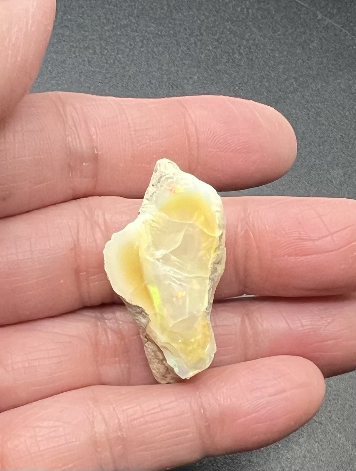 Ethiopian Welo Genuine Opal 5.3g Approx 1 1/2in AWESOME FLASHES