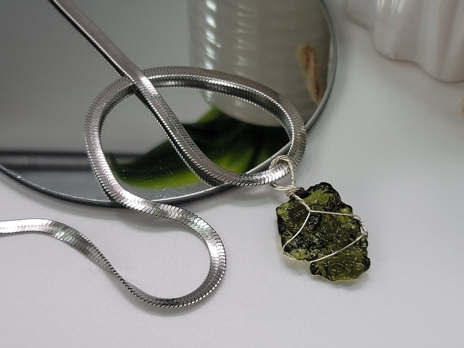 Genuine Moldavite Choker Necklace 100 % Natural Minimalist Gifts, Trendy