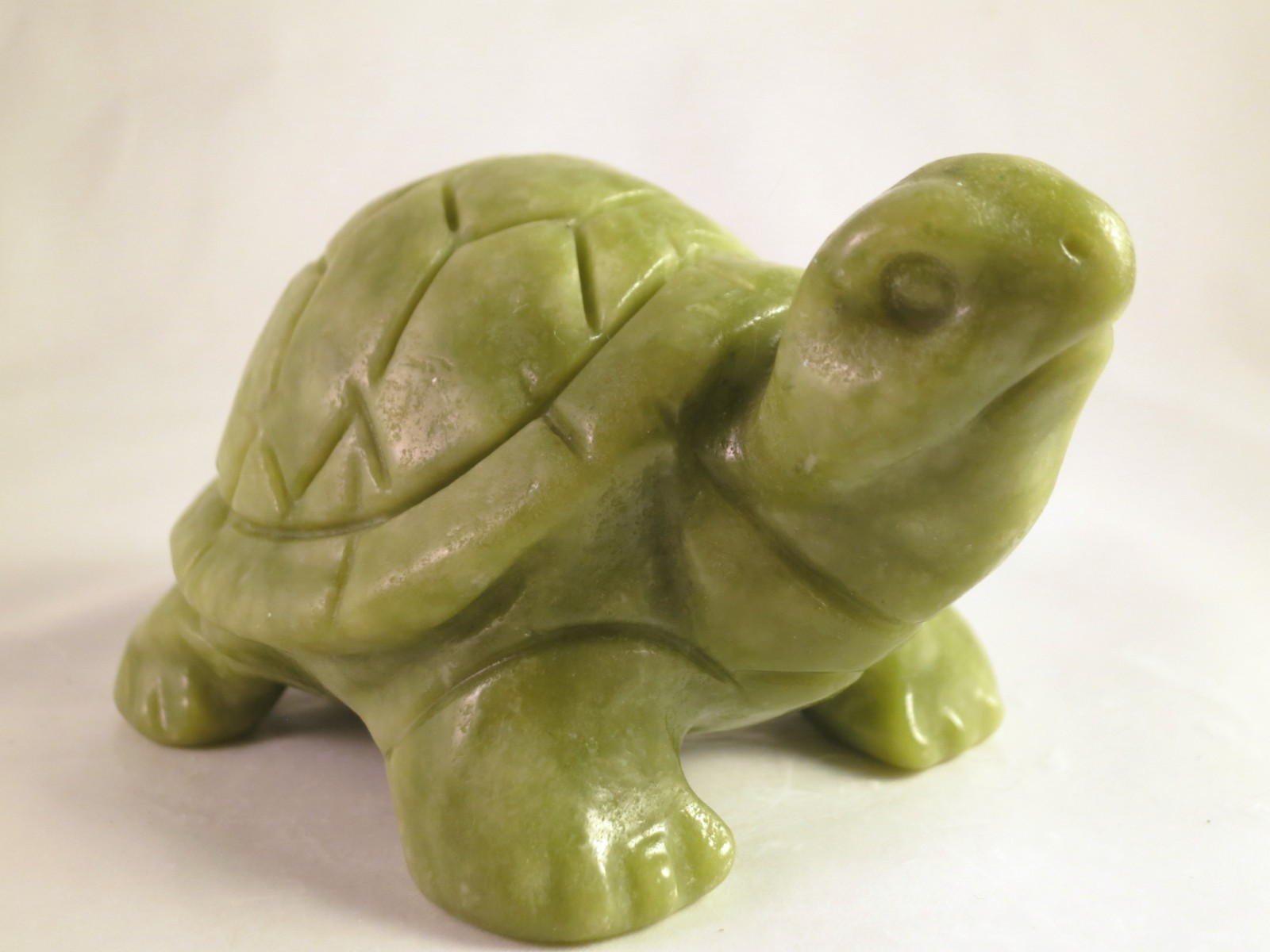 3.9″ GREEN SERPENTINE Carved and Polished TURTLE – PERU