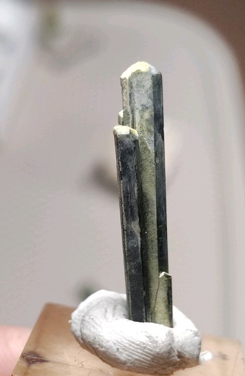 30mm Parallel Epidote Crystal Cluster – Fully Terminated High-Luster Thumbnail