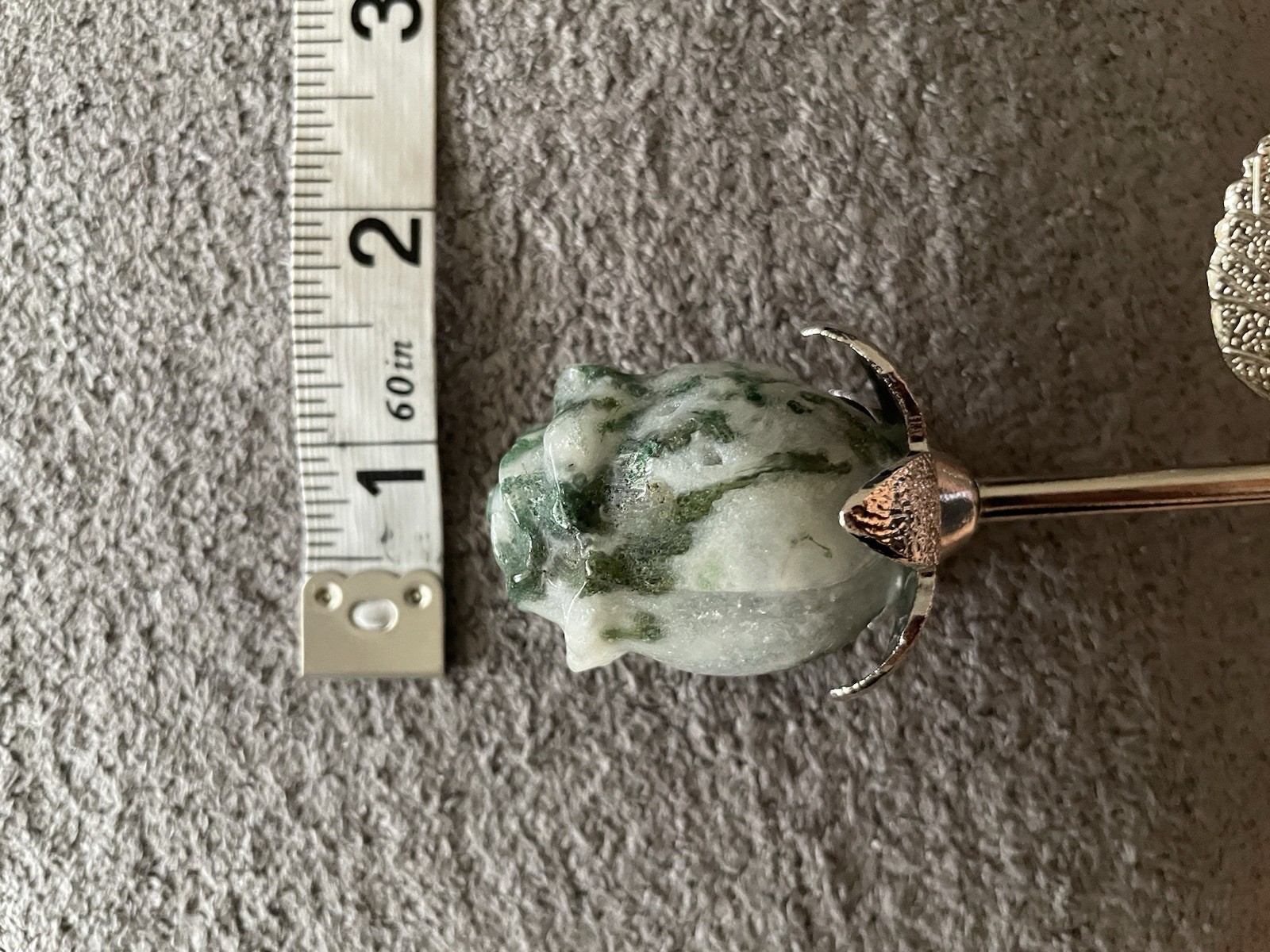 Moss Agate Crystal/Gemstone Rose Carving W/Druzy 9 1/2″ Stone:30mm 1 1/2×1 1/4in
