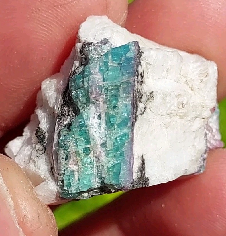 GEM PARAIBA CUPRIAN BLUE PINK TOURMALINE COPPER BEARING BATALHA MINE BRAZIL