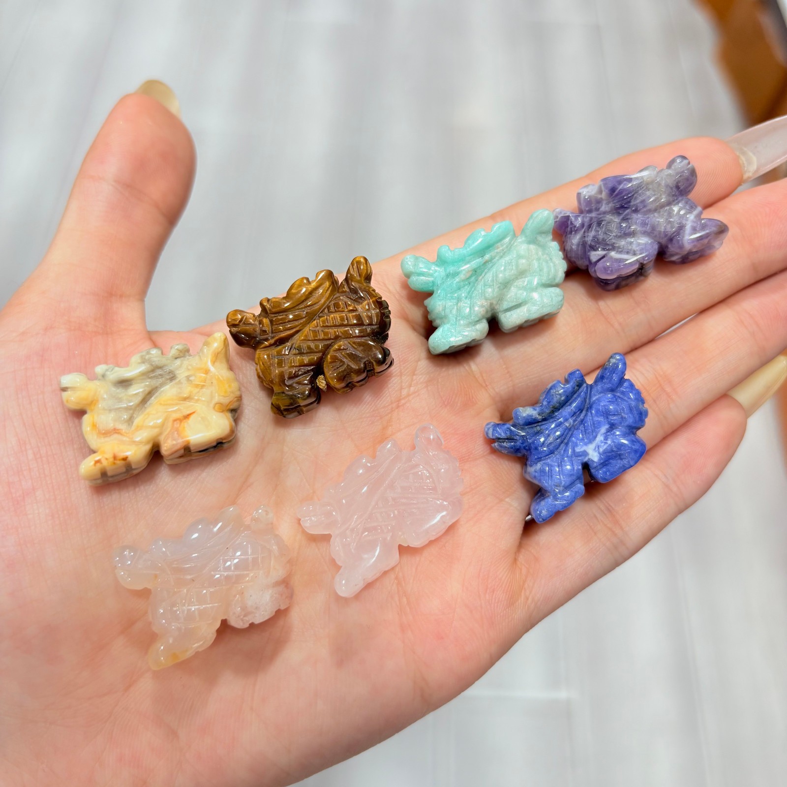 5pc Natural mix Quartz hand Carved Mini dragoncrystal Reiki random delivery