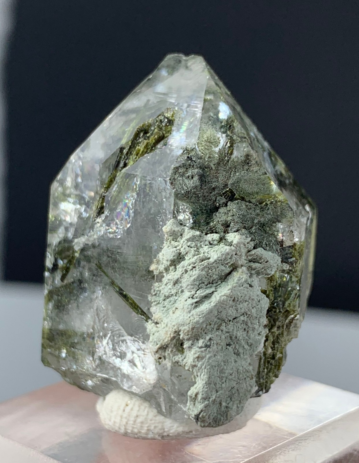 87 Carats Natural Quartz Crystals W/Epidote Inclusion From Balochistan Pakistan