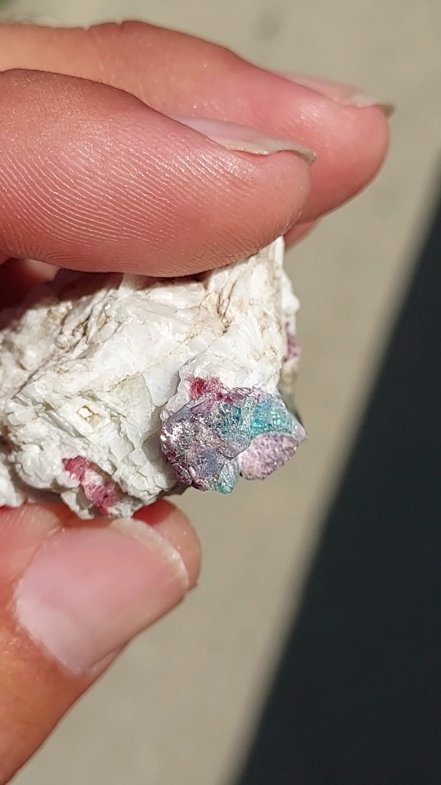 LARGE PARAIBA CUPRIAN BLUE PINK TOURMALINE COPPER BEARING BATALHA MINE BRAZIL
