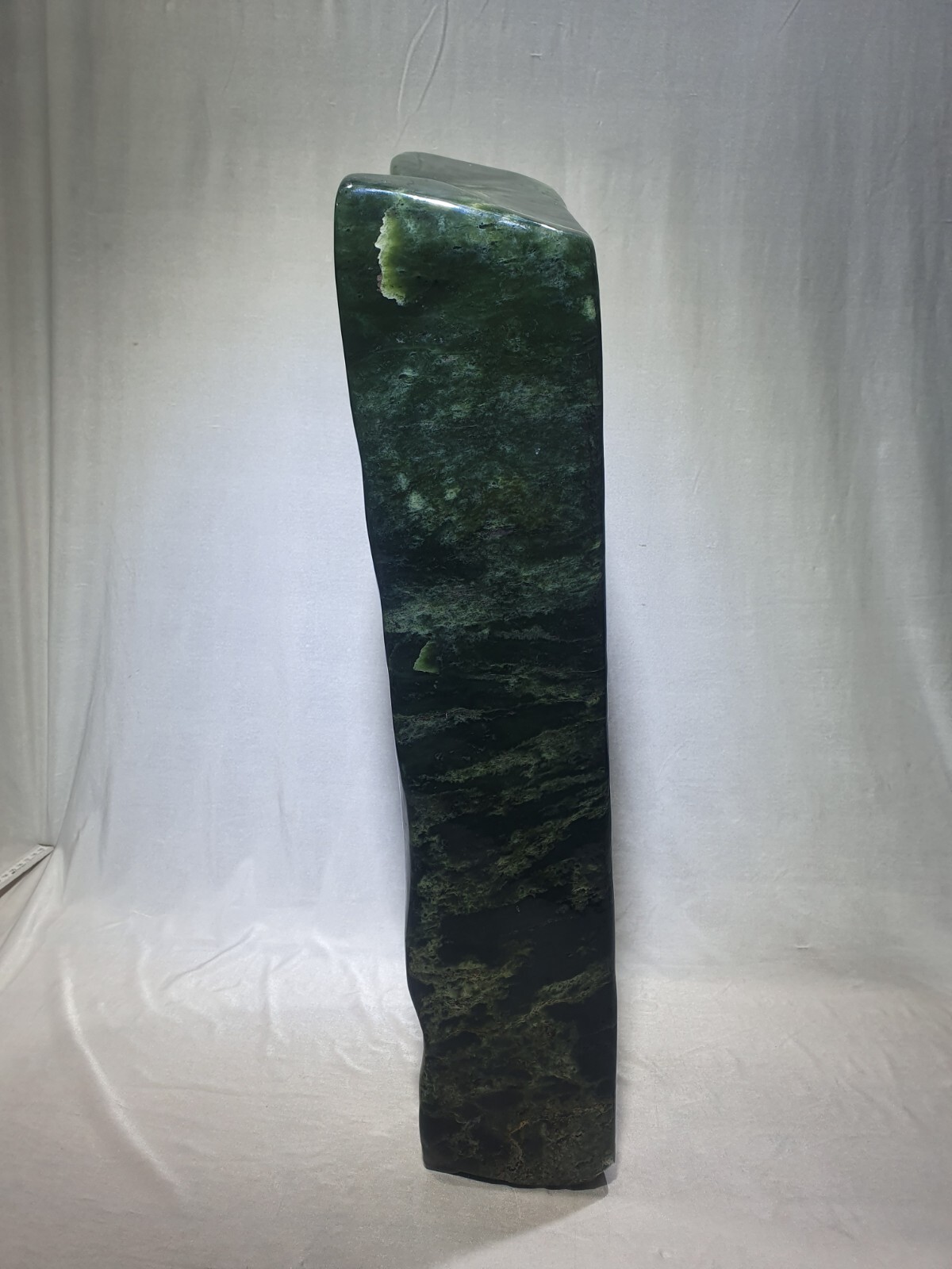 Jade Nephrit Sculpture Freieform Ground 63.9lbs 22 3/8×7 1/2×4 5/16in