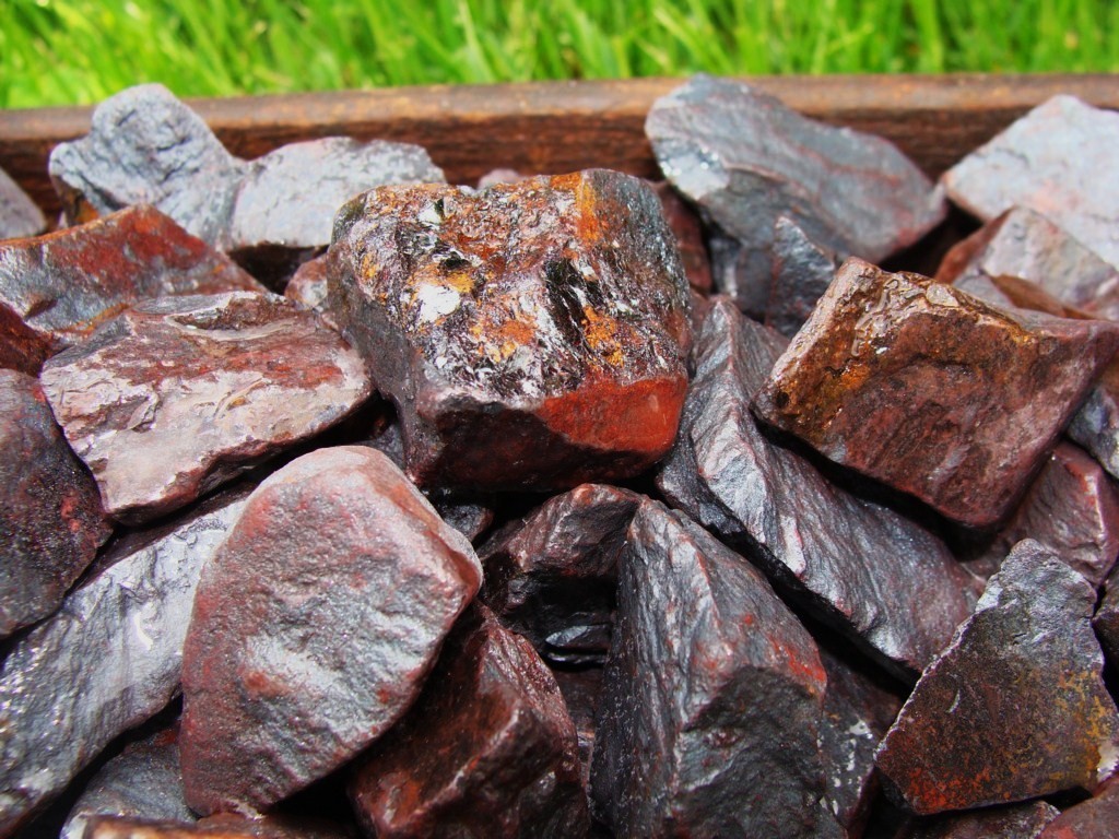 3000 Carat Lots of Unsearched Natural Hematite Rough + a FREE Faceted Gemstone