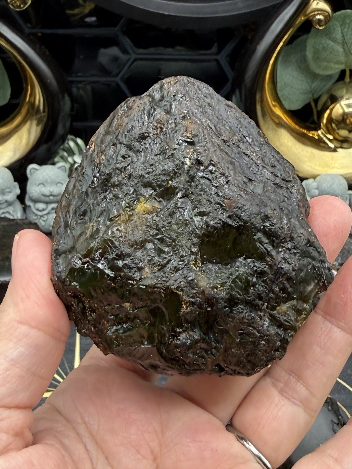 Natural Black Indonesian Amber Uvreaction Great pieces Free ship