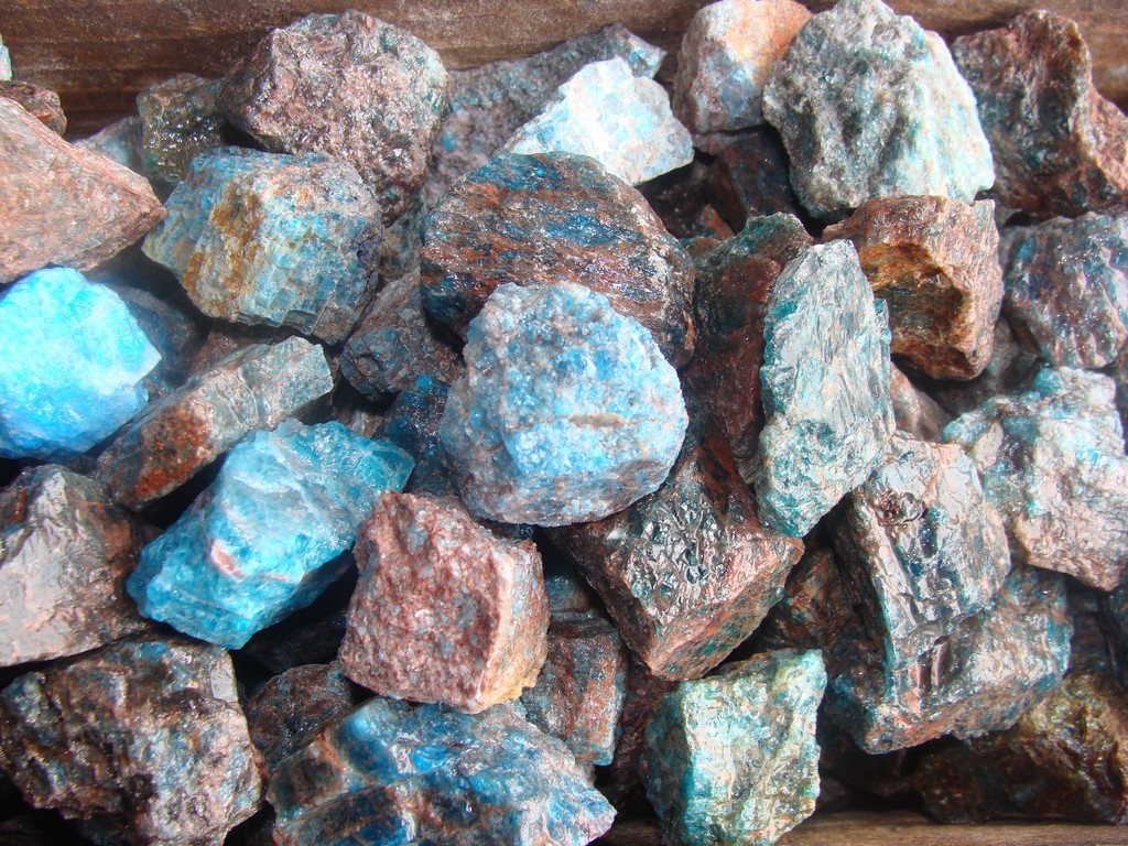 2000 Carat Lots of Unsearched Natural Apatite Rough + a FREE Faceted Gemstone