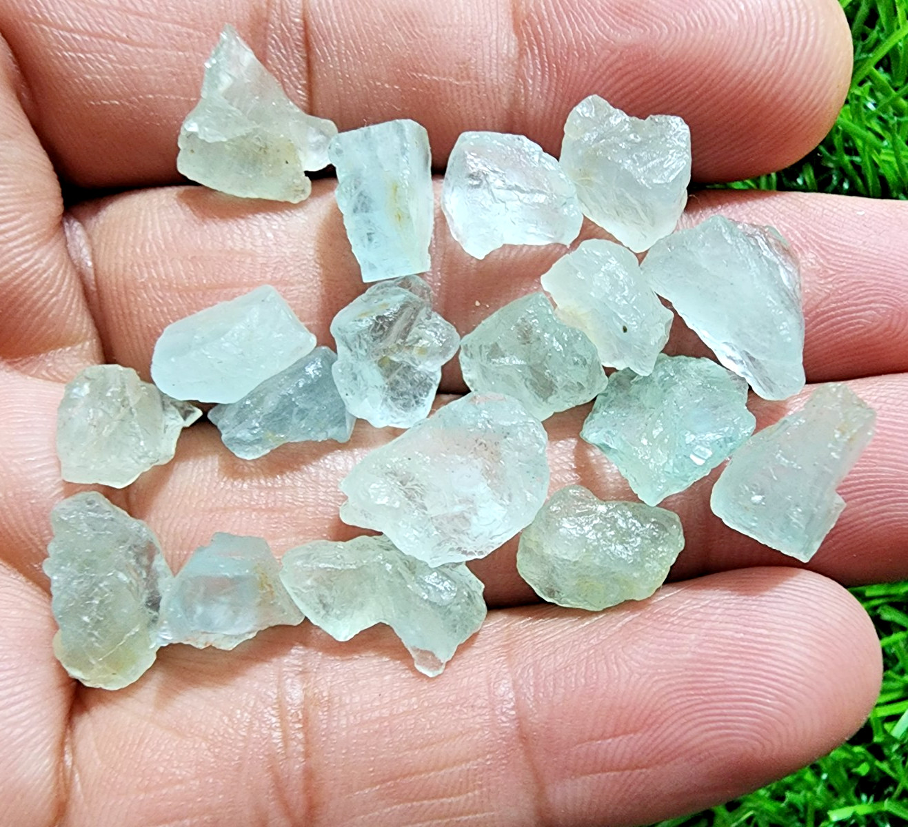 18 Piece Blue Aquamarine Gemstone Rough Lot 9-15 mm Aquamarine Rough Stone Bulk