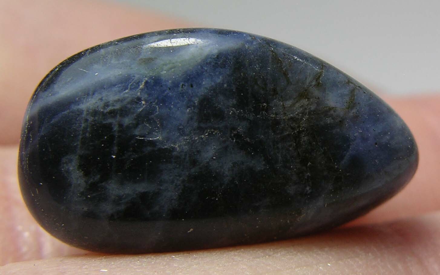 #4 Africa 16.50ct 100% Natural Tumbled Rough Sodalite Specimen 3.30g 21.00mm