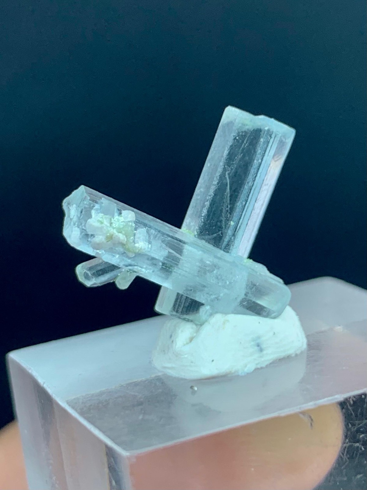 07 Carats Transparent Cross Aquamarine Crystal Specimen From Shigar Pakistan